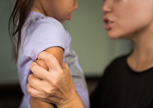 Nounou maltraitante_-_Fox détectives